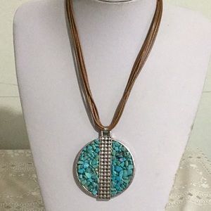 Turquoise chips on silver tone pendant necklace